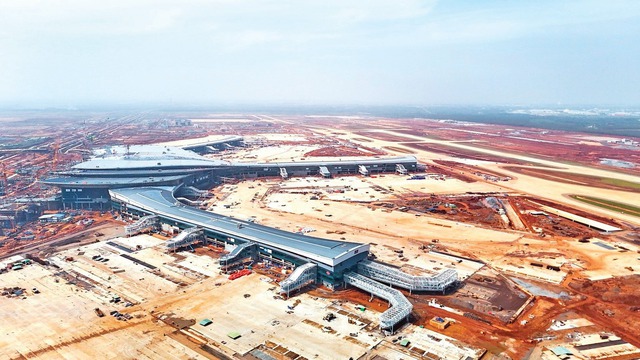 Siêu dự án 16 tỷ USD của Việt Nam sắp tới ngày trọng đại: Mạng lưới kết nối "khủng" hơn 390km đường vành đai, cao tốc cùng 3 tuyến metro dần hình thành- Ảnh 1.