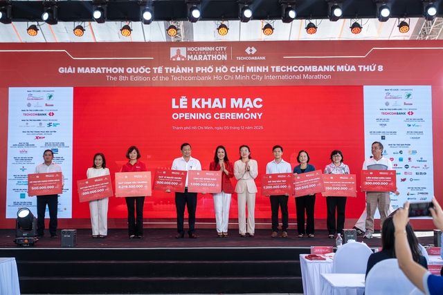 Khai mạc giải Marathon Quốc tế TP. Hồ Chí Minh Techcombank mùa thứ 8  - Ảnh 2.