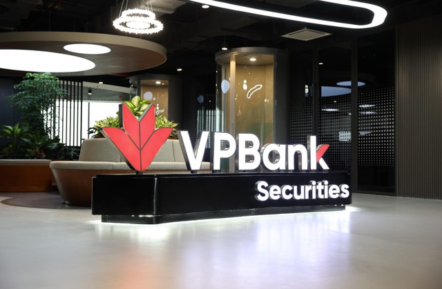 Cổ phiếu VPX của VPBankS lên sàn HoSE ngày 11/12 - Ảnh 1.