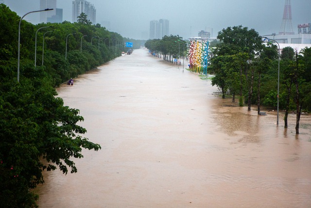 Loạt "khu nhà giàu" Hà Nội Ciputra, Tây Hồ Tây, Đoàn ngoại giao... sắp hết khổ mỗi khi mưa lớn là ngập trong "biển nước" nhờ việc này - Ảnh 1.