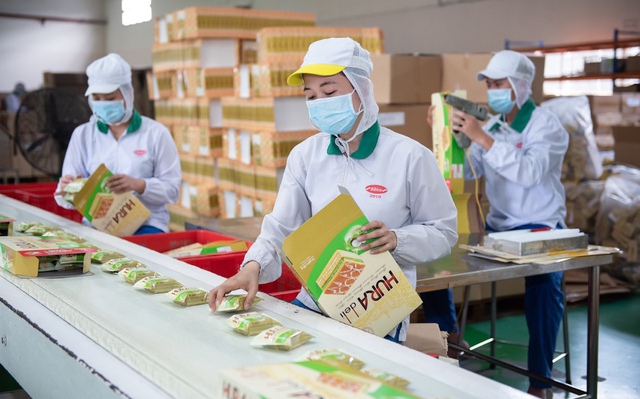 Chân dung 'ông trùm bánh kẹo' Bibica vừa chính thức rời cuộc chơi đại chúng - Ảnh 2.