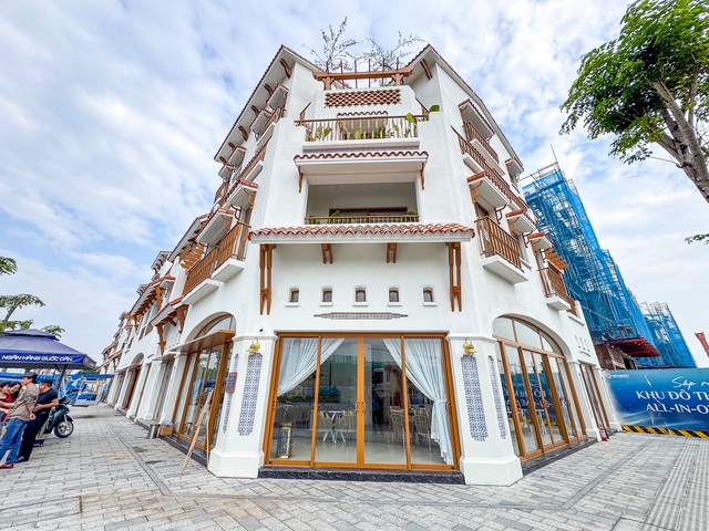 Tiến độ gây sốc tại đại đô thị lớn nhất của Sun Group ở Vũng Tàu: hơn 4.000 nhân sự làm 24/24, công viên nước lớn nhất miền Nam sắp mở, giá nhà phố vượt 200 triệu/m - Ảnh 7.