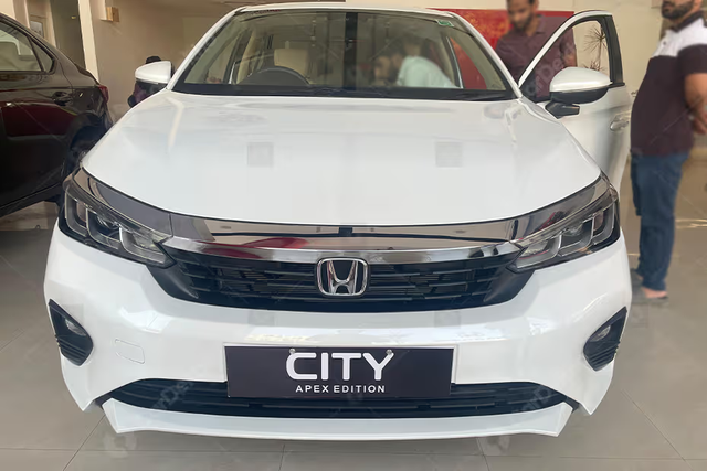 Honda City bản đặc biệt về đại lý: Nội thất cao cấp hơn, gây sốt với giá tương đương 365 triệu đồng - rẻ ngang Grand i10
- Ảnh 3.