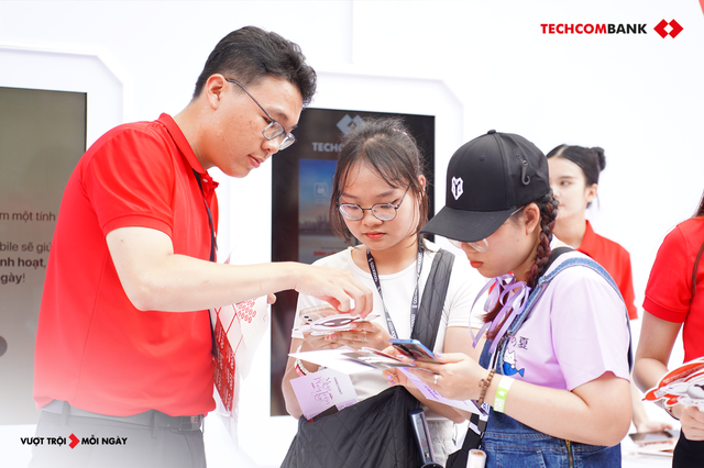 Tiên phong dẫn dắt sinh lời tự động, Techcombank đã hút hơn 2,6 triệu khách hàng cùng mở đầu ra xu hướng tối ưu dòng tiền chờ chi tiêu ngắn ngày - Ảnh 2.