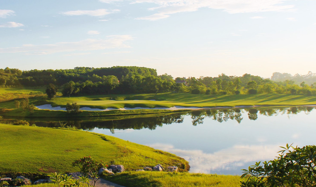 Từ lô trái phiếu 350 tỷ đồng hé mở tiềm lực ông chủ Sky Lake Golf & Resort Club- Ảnh 1.