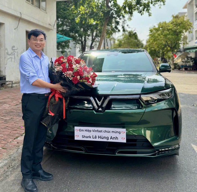 Shark Hùng Anh khoe xe điện mới tậu: "Hàng hoá và thương hiệu Việt Nam không xài thì xài cái chi!"- Ảnh 1.