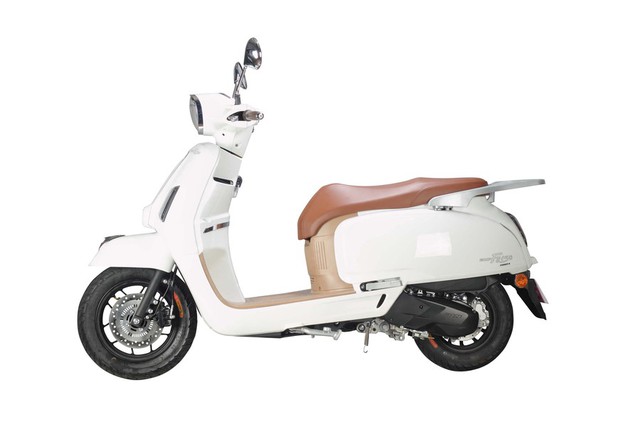 Xe ga rẻ nhất phân khúc 150cc: Trang bị phanh ABS như SH, ăn 2,5 lít/100km, giá từ 19 triệu đồng - rẻ ngang Wave Alpha- Ảnh 3. Xe ga rẻ nhất phân khúc 150cc: Trang bị phanh ABS như SH, ăn 2,5 lít/100km, giá từ 19 triệu đồng - rẻ ngang Wave Alpha- Ảnh 3.