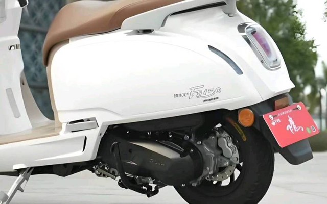 Xe ga rẻ nhất phân khúc 150cc: Trang bị phanh ABS như SH, ăn 2,5 lít/100km, giá từ 19 triệu đồng - rẻ ngang Wave Alpha- Ảnh 5. Xe ga rẻ nhất phân khúc 150cc: Trang bị phanh ABS như SH, ăn 2,5 lít/100km, giá từ 19 triệu đồng - rẻ ngang Wave Alpha- Ảnh 5.