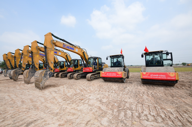 Vingroup khởi công dự án Vinhomes Green City quy mô gần 200ha tại Đức Hoà (Long An) - Ảnh 1. Vingroup khởi công dự án Vinhomes Green City quy mô gần 200ha tại Đức Hoà (Long An) - Ảnh 1.