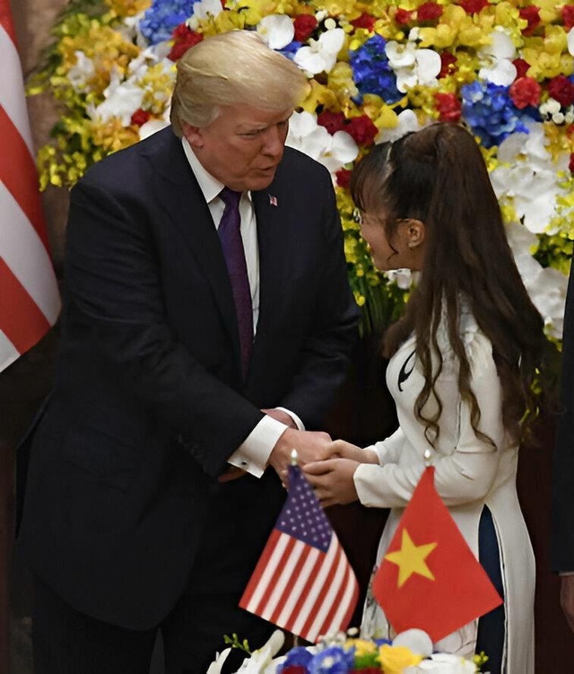 Tà áo dài truyền cảm hứng kết nối và mở rộng hợp tác toàn cầu- Ảnh 4. Tà áo dài truyền cảm hứng kết nối và mở rộng hợp tác toàn cầu- Ảnh 4.