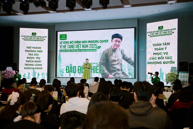 Một brand trà sữa Trung Quốc bất ngờ 'Việt hóa' menu, dự kiến mở 500 cửa hàng nhượng quyền đến năm 2028, liệu có đủ sức đấu nổi Phê La, La Boong? - Ảnh 2. Một brand trà sữa Trung Quốc bất ngờ 'Việt hóa' menu, dự kiến mở 500 cửa hàng nhượng quyền đến năm 2028, liệu có đủ sức đấu nổi Phê La, La Boong? - Ảnh 2.