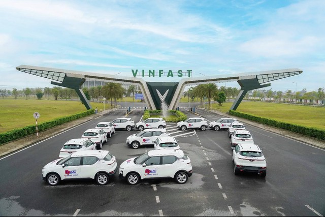 Liên minh taxi lớn nhất Hà Nội chốt đơn mua gần 900 ô tô điện VinFast- Ảnh 2.