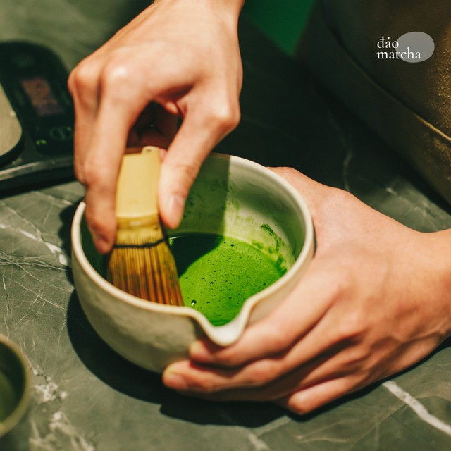 "Cơn nghiện" matcha bao trùm ngành F&B: Người mở xe đẩy thu 20 triệu/ngày, người tăng tốc nghiên cứu matcha Việt Nam, "ông lớn" Katinat và Cheese Coffee đua nhau ra mắt đồ uống mới- Ảnh 3. "Cơn nghiện" matcha bao trùm ngành F&B: Người mở xe đẩy thu 20 triệu/ngày, người tăng tốc nghiên cứu matcha Việt Nam, "ông lớn" Katinat và Cheese Coffee đua nhau ra mắt đồ uống mới- Ảnh 3.