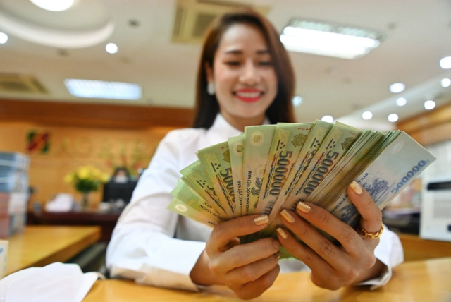 Thù lao các sếp ngân hàng: CEO Techcombank nhận hơn 70 triệu đồng/ngày, gấp nhiều lần lãnh đạo nhóm ngân hàng quốc doanh- Ảnh 1.