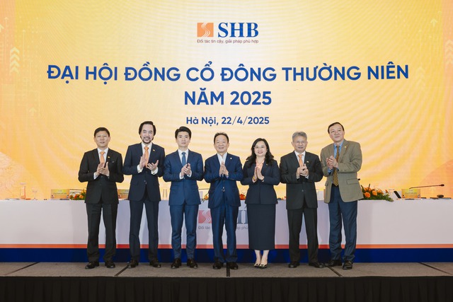 ĐHĐCĐ SHB: Bứt phá vươn tầm trong kỷ nguyên mới, kế hoạch lợi nhuận tăng 25%, cổ đông tin tưởng đồng hành- Ảnh 5. ĐHĐCĐ SHB: Bứt phá vươn tầm trong kỷ nguyên mới, kế hoạch lợi nhuận tăng 25%, cổ đông tin tưởng đồng hành- Ảnh 5.