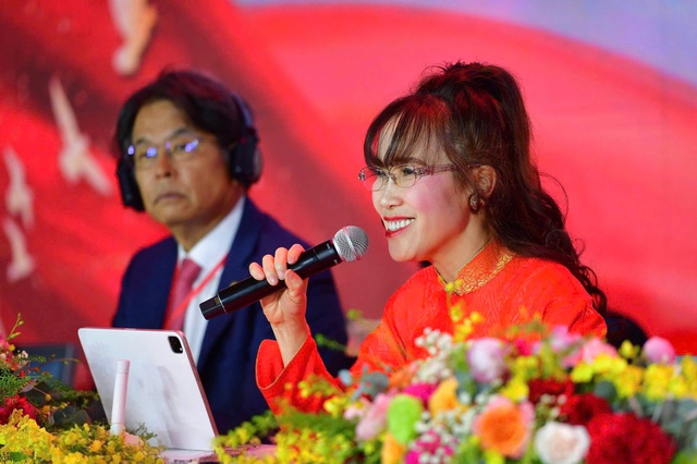 Tỷ phú Nguyễn Thị Phương Thảo: “HDBank muốn được khách hàng lựa chọn vì chất lượng, vì nhân văn, và sự tử tế”- Ảnh 1. Tỷ phú Nguyễn Thị Phương Thảo: “HDBank muốn được khách hàng lựa chọn vì chất lượng, vì nhân văn, và sự tử tế”- Ảnh 1.