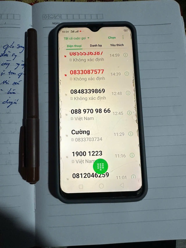 Muốn chuyển 160 triệu vào một tài khoản ngân hàng OCB, người phụ nữ U70 mang tiền mặt đến nhà người quen nhờ giúp thì bị ngăn lại vì một lý do- Ảnh 1. Muốn chuyển 160 triệu vào một tài khoản ngân hàng OCB, người phụ nữ U70 mang tiền mặt đến nhà người quen nhờ giúp thì bị ngăn lại vì một lý do- Ảnh 1.