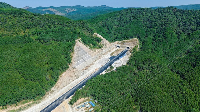 Tin vui về cao tốc 88km hơn 20.000 tỷ đồng: Nhánh hầm dài 3,2km được Đèo Cả đào thông, vượt tiến độ nhờ công nghệ đặc biệt- Ảnh 2. Tin vui về cao tốc 88km hơn 20.000 tỷ đồng: Nhánh hầm dài 3,2km được Đèo Cả đào thông, vượt tiến độ nhờ công nghệ đặc biệt- Ảnh 2.