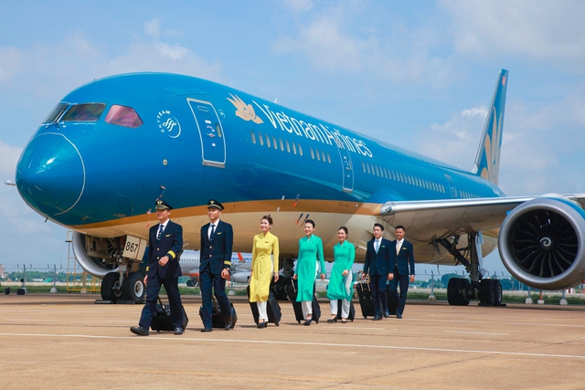 Lãi bằng ba quý cộng lại, Vietnam Airlines thắng lớn nhờ khách quốc tế tăng và giá dầu giảm- Ảnh 1. Lãi bằng ba quý cộng lại, Vietnam Airlines thắng lớn nhờ khách quốc tế tăng và giá dầu giảm- Ảnh 1.