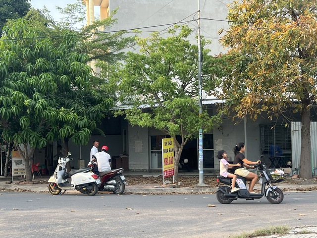 Giới đầu tư tranh thủ nghỉ Lễ đi “săn” đất nền- Ảnh 1.