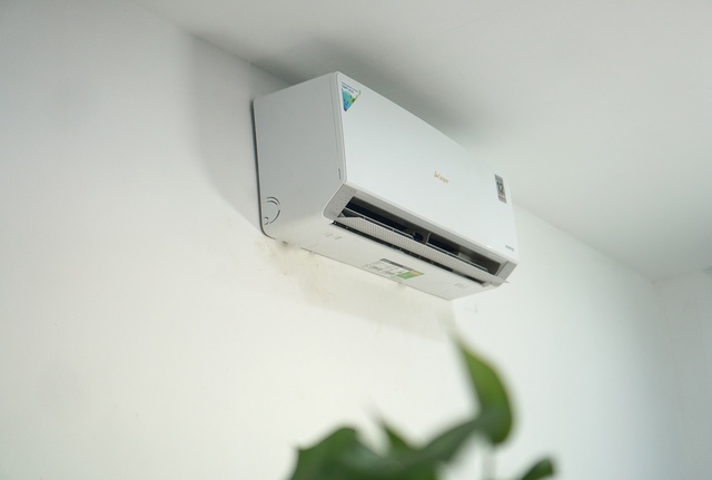 Đây là mẫu máy lạnh có chỉ số tiết kiệm điện cao nhất Việt Nam, giá chưa tới 14 triệu đồng- Ảnh 1.