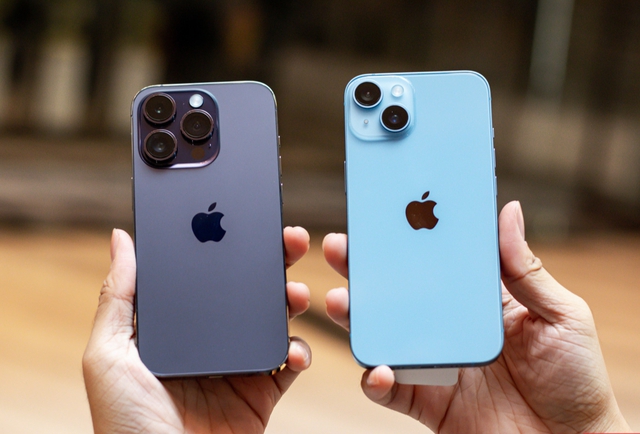 iPhone 14 bất ngờ giảm sốc, giá thấp kỷ lục chỉ từ 12,69 triệu đồng- Ảnh 1.