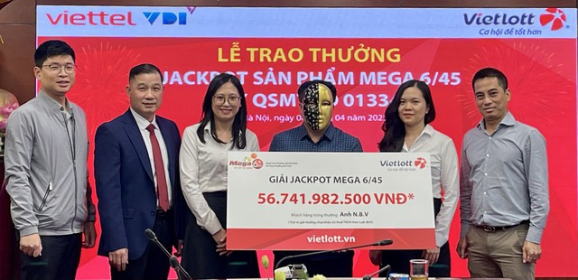Chơi không quá 50.000 đồng/lần, người đàn ông Hà Nội trúng Vietlott hơn 56 tỷ đồng- Ảnh 1.