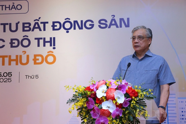 PGS.TS Trần Đình Thiên: Tăng trưởng không thể bám mãi vào "mặt đất" mà cần mở rộng sang không gian số, không gian biển, thậm chí là vũ trụ- Ảnh 1. PGS.TS Trần Đình Thiên: Tăng trưởng không thể bám mãi vào "mặt đất" mà cần mở rộng sang không gian số, không gian biển, thậm chí là vũ trụ- Ảnh 1.