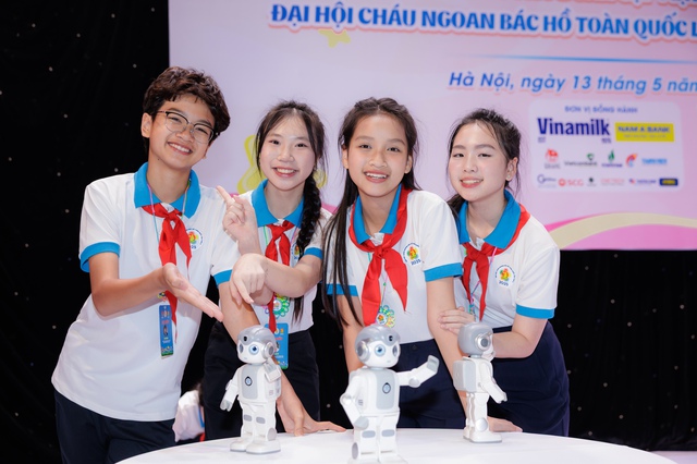 Vinamilk đồng hành cùng thiếu nhi Cháu ngoan Bác Hồ hướng đến kỷ niệm 135 năm ngày sinh nhật Bác- Ảnh 3. Vinamilk đồng hành cùng thiếu nhi Cháu ngoan Bác Hồ hướng đến kỷ niệm 135 năm ngày sinh nhật Bác- Ảnh 3.