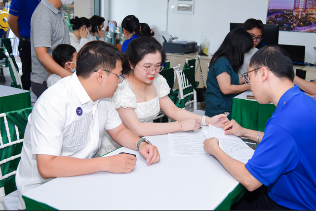 Giữa ngưỡng cửa chu kì bất động sản mới, chuyên gia khuyên nhà đầu tư "phải chọn đúng phân khúc"- Ảnh 1. Giữa ngưỡng cửa chu kì bất động sản mới, chuyên gia khuyên nhà đầu tư "phải chọn đúng phân khúc"- Ảnh 1.