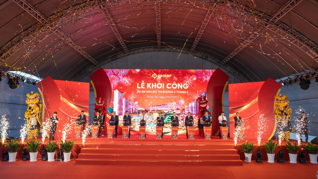 Tập đoàn Sun Group khởi công khu đô thị 37.000 tỷ đồng, lớn nhất "thiên đường du lịch biển" Việt Nam- Ảnh 2. Tập đoàn Sun Group khởi công khu đô thị 37.000 tỷ đồng, lớn nhất "thiên đường du lịch biển" Việt Nam- Ảnh 2.
