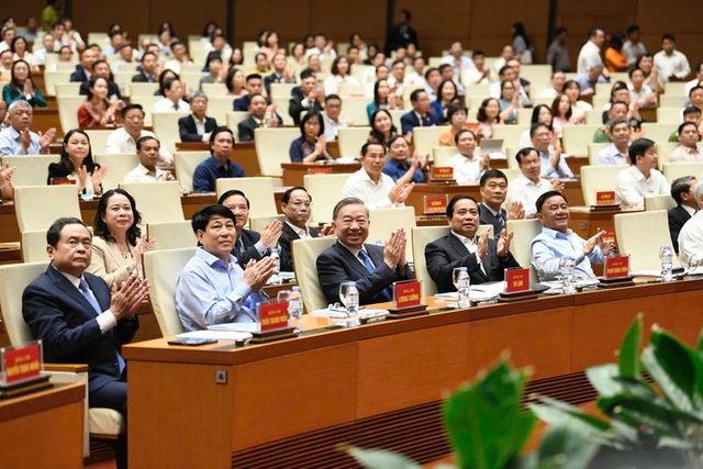 Chủ tịch Geleximco Vũ Văn Tiền: Nghị quyết 68 như "cơn mưa rào" đến khi đang hạn hán- Ảnh 1. Chủ tịch Geleximco Vũ Văn Tiền: Nghị quyết 68 như "cơn mưa rào" đến khi đang hạn hán- Ảnh 1.