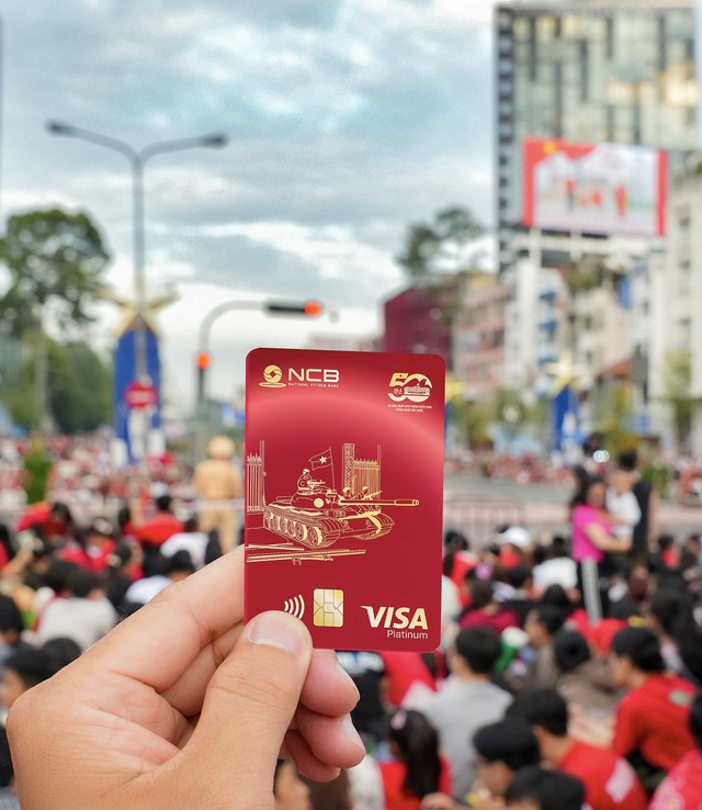Độc lạ bộ ảnh “Một ngày xuôi dòng lịch sử” của thẻ Thống Nhất- Ảnh 7. Độc lạ bộ ảnh “Một ngày xuôi dòng lịch sử” của thẻ Thống Nhất- Ảnh 7.