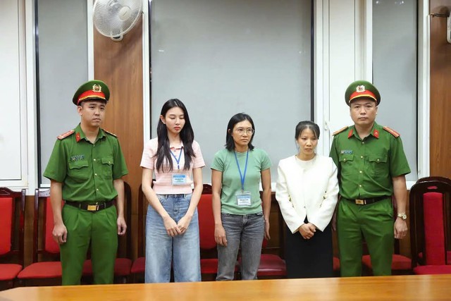 Công an khám xét nơi ở của hoa hậu Nguyễn Thúc Thùy Tiên- Ảnh 1. Công an khám xét nơi ở của hoa hậu Nguyễn Thúc Thùy Tiên- Ảnh 1.