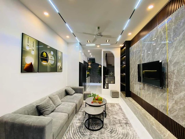 Cứ ngỡ ở chung cư Hà Nội là sướng, nhưng cầm 8 tỷ đồng đi tìm chỗ ở cho cả gia đình mới ngã ngửa điều này- Ảnh 1. Cứ ngỡ ở chung cư Hà Nội là sướng, nhưng cầm 8 tỷ đồng đi tìm chỗ ở cho cả gia đình mới ngã ngửa điều này- Ảnh 1.