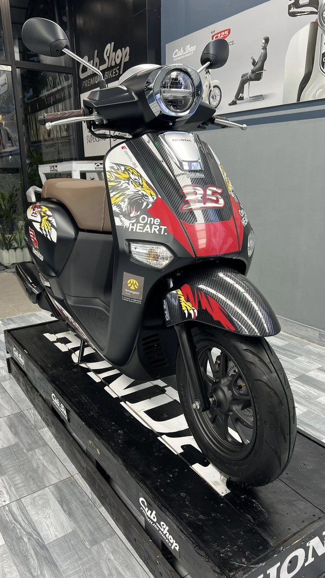 Xe ga siêu hiếm của Honda về đại lý Việt: Thiết kế 'không đụng hàng, trang bị vượt Vision - ăn xăng không tới 2L/100km- Ảnh 4. Xe ga siêu hiếm của Honda về đại lý Việt: Thiết kế 'không đụng hàng, trang bị vượt Vision - ăn xăng không tới 2L/100km- Ảnh 4.