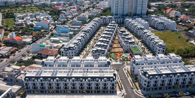 Ai đang đứng sau loạt doanh nghiệp bất động sản nghìn tỷ ‘họ’ Sông Hồng?- Ảnh 2. Ai đang đứng sau loạt doanh nghiệp bất động sản nghìn tỷ ‘họ’ Sông Hồng?- Ảnh 2.