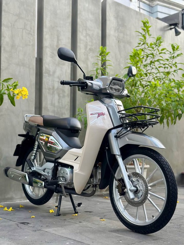 Bản sao 'Honda Dream' hạ giá sốc còn 19 triệu đồng: Vừa rẻ, đẹp, lại siêu tiết kiệm xăng- Ảnh 3. Bản sao 'Honda Dream' hạ giá sốc còn 19 triệu đồng: Vừa rẻ, đẹp, lại siêu tiết kiệm xăng- Ảnh 3.