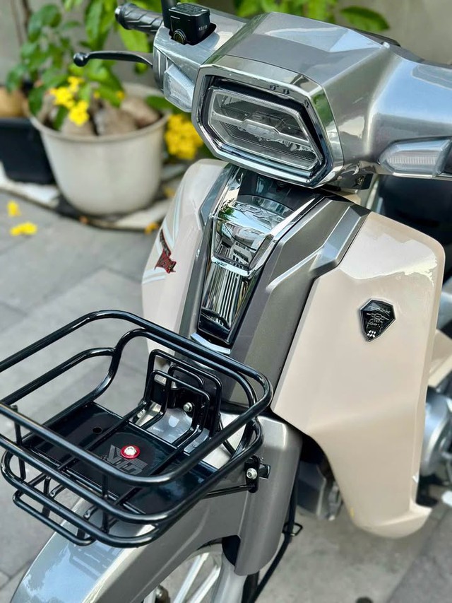 Bản sao 'Honda Dream' hạ giá sốc còn 19 triệu đồng: Vừa rẻ, đẹp, lại siêu tiết kiệm xăng- Ảnh 4. Bản sao 'Honda Dream' hạ giá sốc còn 19 triệu đồng: Vừa rẻ, đẹp, lại siêu tiết kiệm xăng- Ảnh 4.