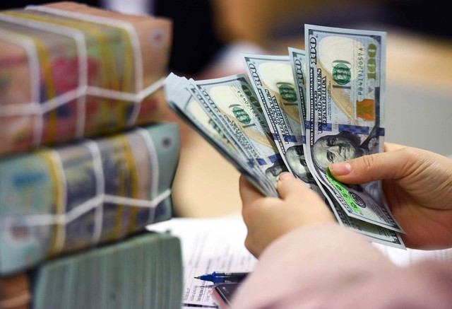 Hôm nay 26/5: Ngân hàng Nhà nước giảm mạnh tỷ giá USD, ngân hàng đồng loạt hạ giá đô la- Ảnh 1.