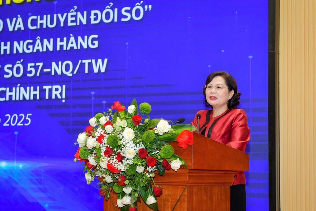 Thống đốc chia sẻ về cách tự học về chuyển đổi số: 'Tôi thấy bất kỳ cuốn sách nào về chủ đề này là mua, dù tiếng Việt, tiếng Anh hay sách nói, không đọc thì nghe'- Ảnh 1. Thống đốc chia sẻ về cách tự học về chuyển đổi số: 'Tôi thấy bất kỳ cuốn sách nào về chủ đề này là mua, dù tiếng Việt, tiếng Anh hay sách nói, không đọc thì nghe'- Ảnh 1.