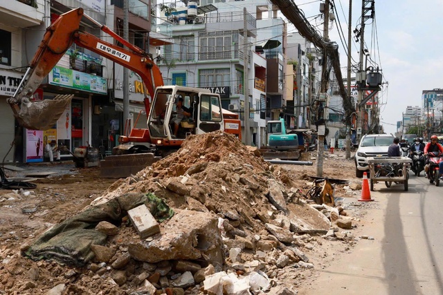 Đồng Nai chuẩn bị thu hồi đất của hơn 2.700 hộ dân để thi công hàng loạt dự án hạ tầng trọng điểm, giúp tăng cường kết nối với TP.HCM và các tỉnh xung quanh
- Ảnh 1. Đồng Nai chuẩn bị thu hồi đất của hơn 2.700 hộ dân để thi công hàng loạt dự án hạ tầng trọng điểm, giúp tăng cường kết nối với TP.HCM và các tỉnh xung quanh
- Ảnh 1.