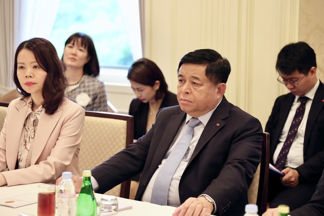 Tập đoàn đầu tư 3,5 tỷ USD thông qua M&A tại Vingroup, Masan, Imexpharm… bàn chuyện đầu tư tại Việt Nam - Ảnh 1. Tập đoàn đầu tư 3,5 tỷ USD thông qua M&A tại Vingroup, Masan, Imexpharm… bàn chuyện đầu tư tại Việt Nam - Ảnh 1.