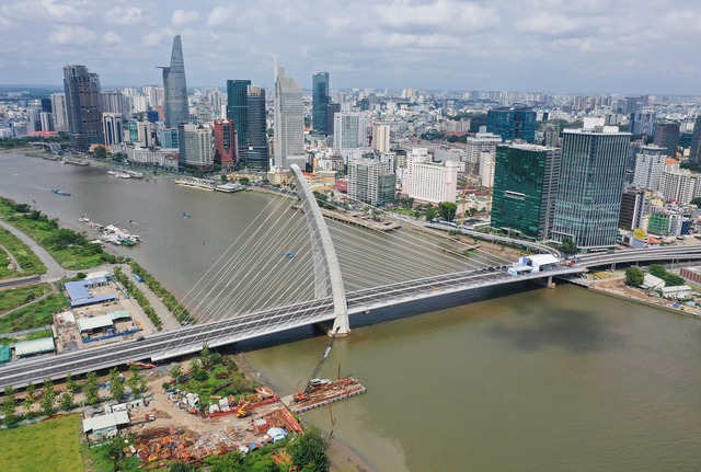 Ông Trần Bá Dương từng nhận "trách nhiệm, lỗi của mình" khi Thaco mới làm một phần các dự án kết nối giao thông khu Thủ Thiêm...đặt kế hoạch khởi công 32 dự án trong năm 2025- Ảnh 4. Ông Trần Bá Dương từng nhận "trách nhiệm, lỗi của mình" khi Thaco mới làm một phần các dự án kết nối giao thông khu Thủ Thiêm...đặt kế hoạch khởi công 32 dự án trong năm 2025- Ảnh 4.