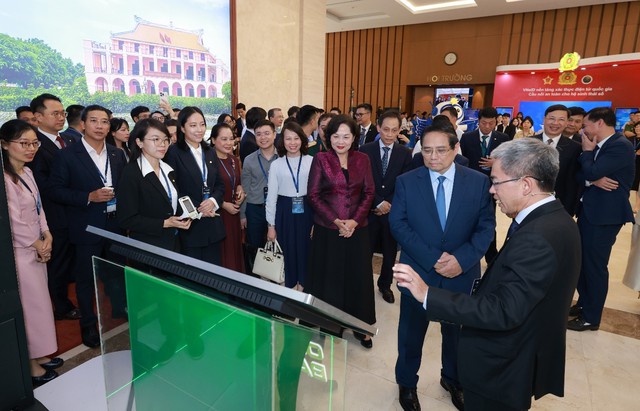 Giải pháp tài chính số OCB nổi bật tại sự kiện chuyển đổi số ngành ngân hàng 2025- Ảnh 1. Giải pháp tài chính số OCB nổi bật tại sự kiện chuyển đổi số ngành ngân hàng 2025- Ảnh 1.