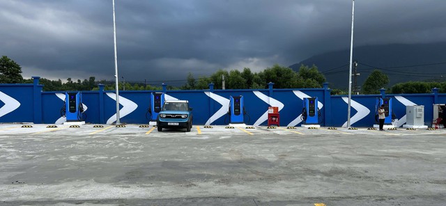 Doanh số VinFast tăng vọt liệu có đủ chỗ sạc không - CEO Xanh SM khẳng định: 'Không cần lo, 5.000 trụ siêu nhanh sẽ phủ sóng toàn quốc trong 2–3 tháng tới'- Ảnh 2.