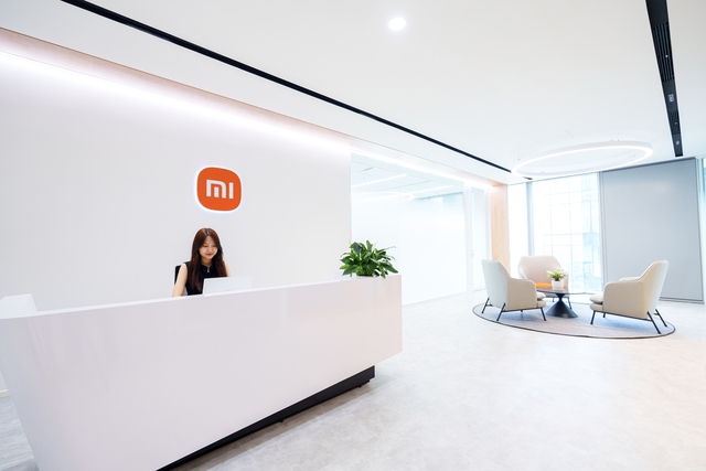 Xiaomi mở văn phòng 1.000m² giữa trung tâm TP.HCM đúng thời điểm đón tin vui doanh số: Smartphone chiếm gần 20% thị phần, TV bán 150.000 chiếc/12 tháng- Ảnh 1. Xiaomi mở văn phòng 1.000m² giữa trung tâm TP.HCM đúng thời điểm đón tin vui doanh số: Smartphone chiếm gần 20% thị phần, TV bán 150.000 chiếc/12 tháng- Ảnh 1.