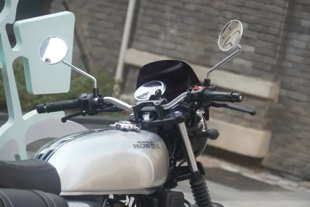 Đại lý Việt nhận cọc mẫu xe máy Honda mới cực đẹp: Ăn xăng 1,93 lít/100 km, hiệu năng ấn tượng vượt xa đối thủ- Ảnh 3. Đại lý Việt nhận cọc mẫu xe máy Honda mới cực đẹp: Ăn xăng 1,93 lít/100 km, hiệu năng ấn tượng vượt xa đối thủ- Ảnh 3.