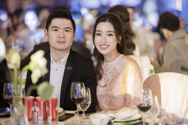 'Dâu hào môn' Đỗ Mỹ Linh đang sở hữu bao nhiêu tài sản nhà chồng? - Ảnh 1. 'Dâu hào môn' Đỗ Mỹ Linh đang sở hữu bao nhiêu tài sản nhà chồng? - Ảnh 1.