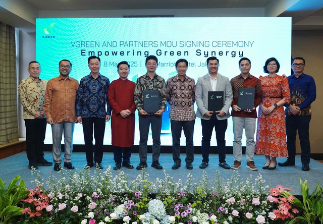 V-Green của tỷ phú Phạm Nhật Vượng tăng gấp đôi mục tiêu đầu tư trạm sạc tại Indonesia, cùng các đối tác rót 300 triệu USD- Ảnh 2. V-Green của tỷ phú Phạm Nhật Vượng tăng gấp đôi mục tiêu đầu tư trạm sạc tại Indonesia, cùng các đối tác rót 300 triệu USD- Ảnh 2.